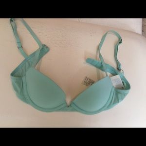 **SOLD**Gilly Hicks Demi Bra